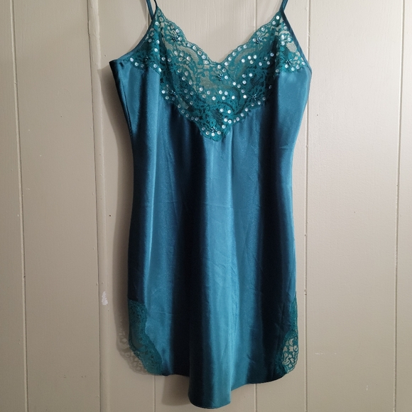 Potpourri Vintage lace silky nightgown slip -Size Medium - Picture 2 of 11